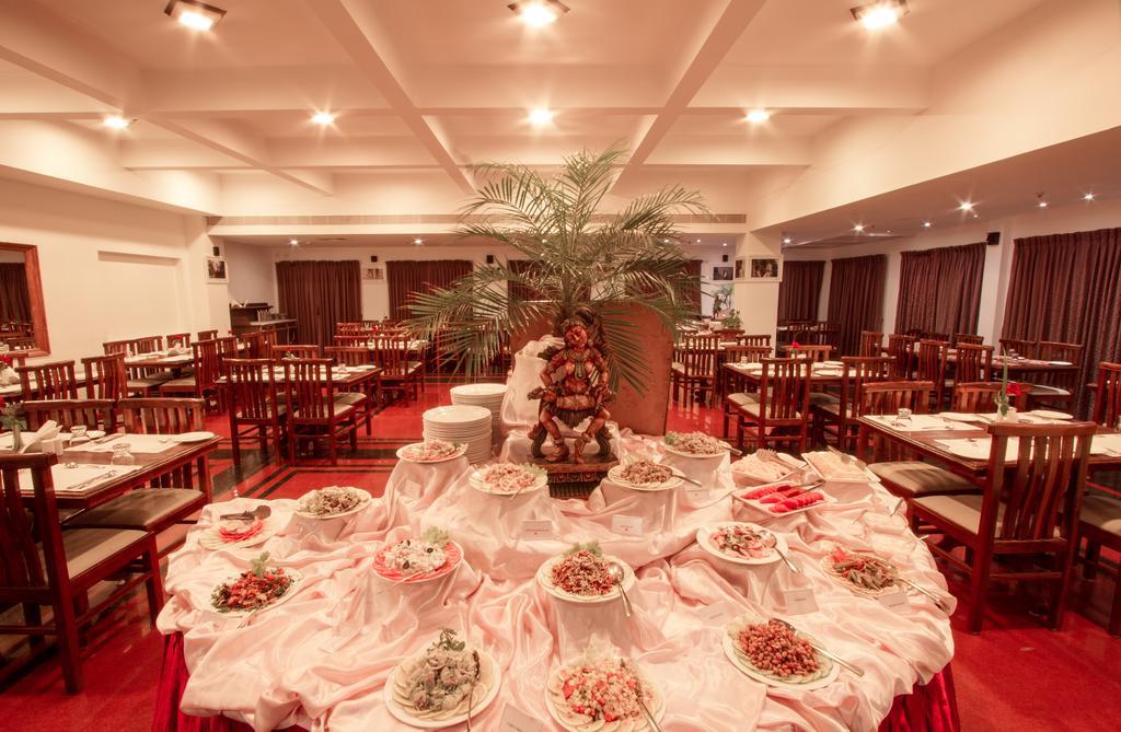 Hotel Bonsejour Пондичери Екстериор снимка