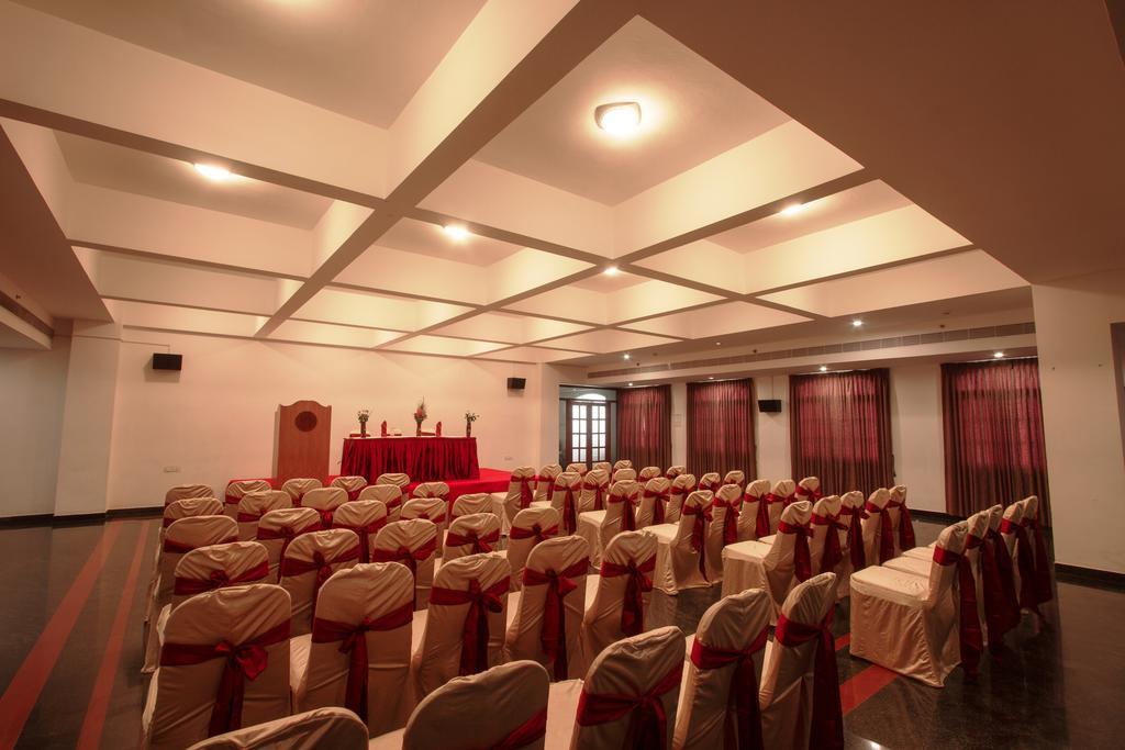Hotel Bonsejour Пондичери Екстериор снимка