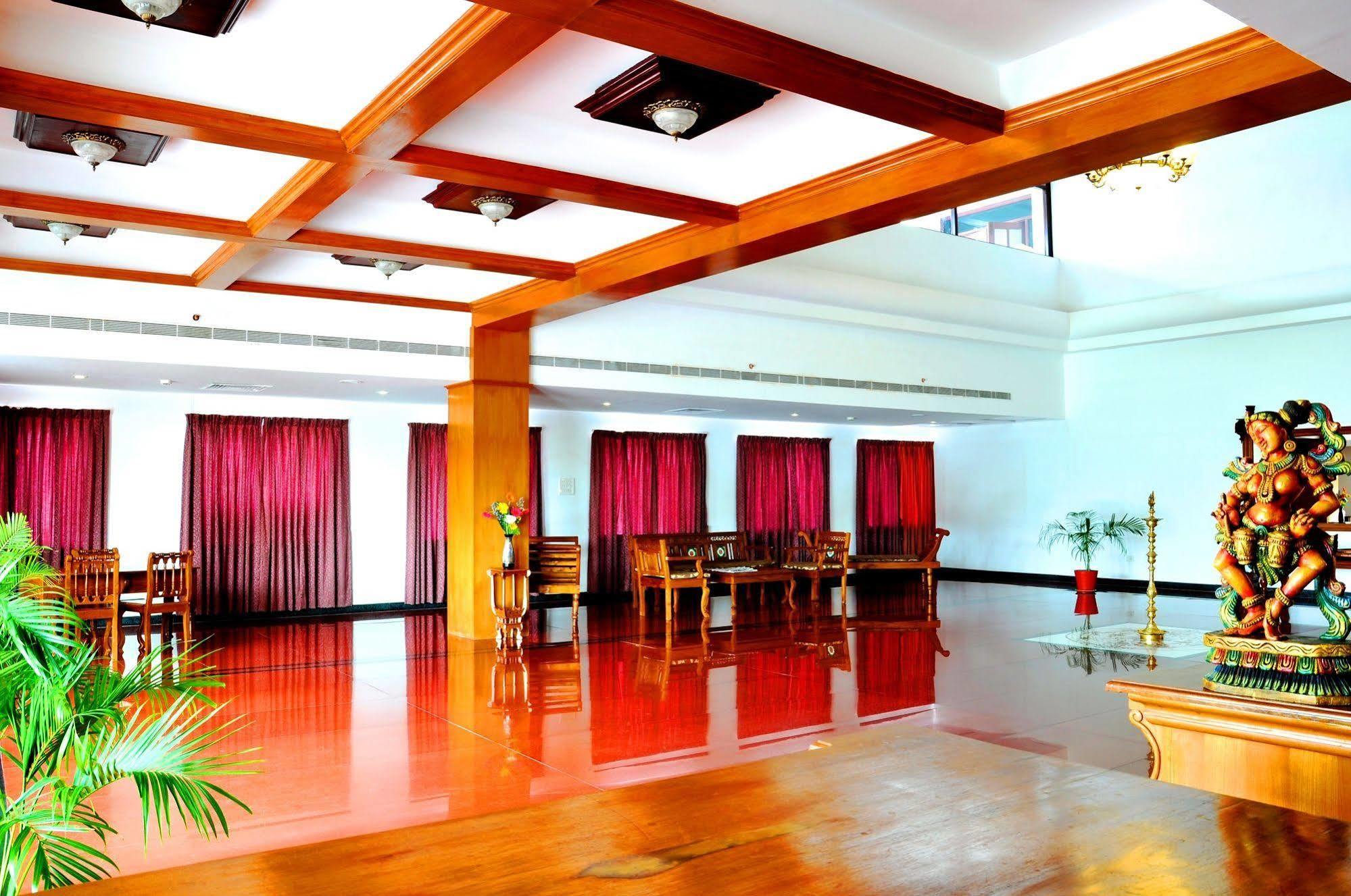 Hotel Bonsejour Пондичери Екстериор снимка